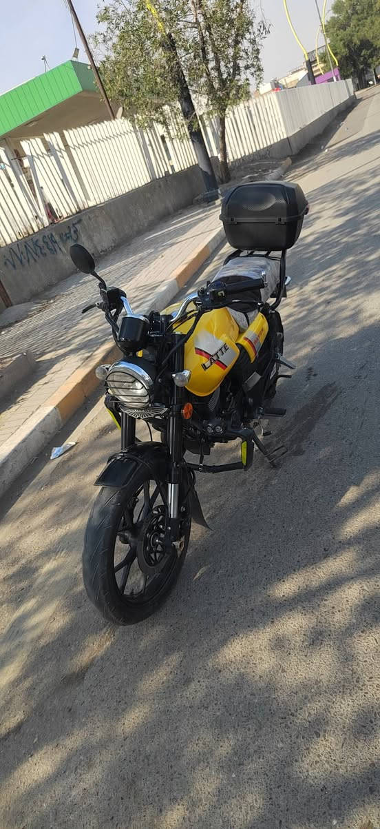 ياالله اسلام عليكم داي وان لاتي موديل23دراجه رقم ادياله انكليزي لوحات 2دراجه كلها بلاديه ماشيه10الف دراجه نظيفه معنه الكلمه مامفتوحه لاتبخير ولا تنقيص عشرط السعر 2400قفل سنويه بسمي امداور شوكت متريد اتصال ***********
