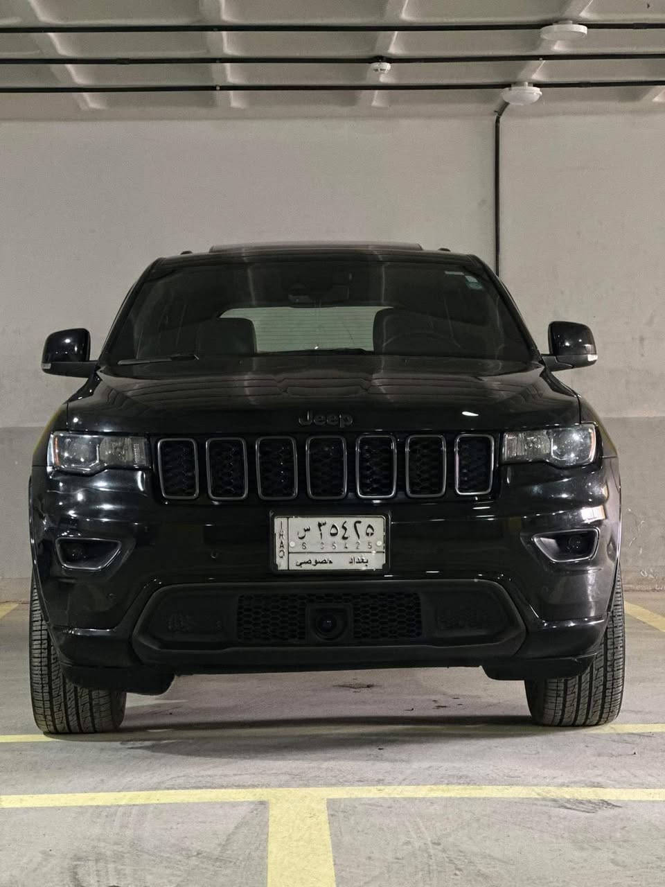سلام عليكم
‏2021 Jeep grand cherokee 
‏
رقم بغداد مشروع وطني بأسمي 
ماشية حالياً 37 الف ميل
السيارة جديدة بمعنى الكلمة 

فول مواصفات 
- رادار امامي وخلفي مانع تصادم
- حساسات امامية وخلفية وكذالك اوتو بارك 
- فتحة سقف
- كاميرا خلفية وكاميرا امامية للمحافظة على السيارة داخل المسار  
- جنطة كهرباء 
- كراسي كهرباء + جلد + تدفئة 
- ستيرن تدفئة 
- الداخل خشب صاج بلادي وشعار الجيب الثمانينية
- نقاط عمياء بالمري
- المري الجانبية والوسطية تعتيم ذاتي
- اشاير بالمري
- ماوس وسطي
- شاشة كبيرة 
- مكينة ٣٦٠٠
- الويل ٢٠ انش خاص بهاي الفئة

الحادث جانبي طاك ايرباك بردة 
(( ايرباك ستيرن ودشبول واقدام سليمات )) 
بيها صبغ 3  قطع صفحة السكن وصفحة السايق بارد بسيط بكم مكان PDR
المري الجانبية مبدلات بلاديات اسود 
( ام التعتيم والتسخين والنقط العمياء ) 

- البجم والشواصي واللغود والجنطة كفالة 
- الكير والمكينة والرادار وحجر البيئة كفالة
***********
