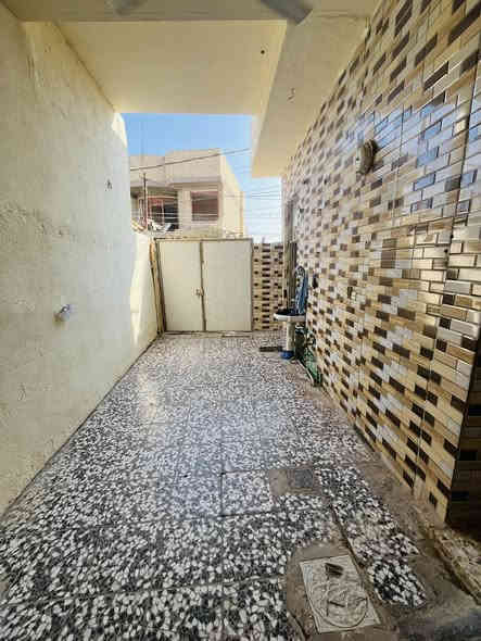 دار للبيع 
ناحية الحيرة /حي النصر طابو صرف المساحه 150م
يحتوي علا غرفتين / صاله / استقبال / أربع حمامات /مكشوفه / غرفه ثالثه مخزن طابع ثاني / مطبخ حار / مطبخ بارد 
استفسار / ***********
واتساب / ***********
