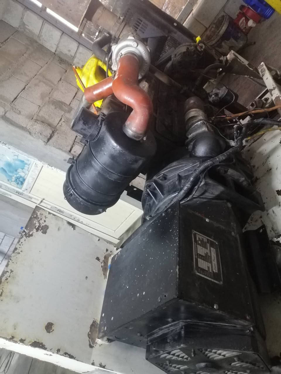 السلام عليكم مولد بيركنز سوبر شغال بلادي 37 kv  راس توليد ستامفور اصلي
محرك جديد لا صرف ولا تنقيص
العنوان بغداد معسكر التاجي
السعر 18
***********
