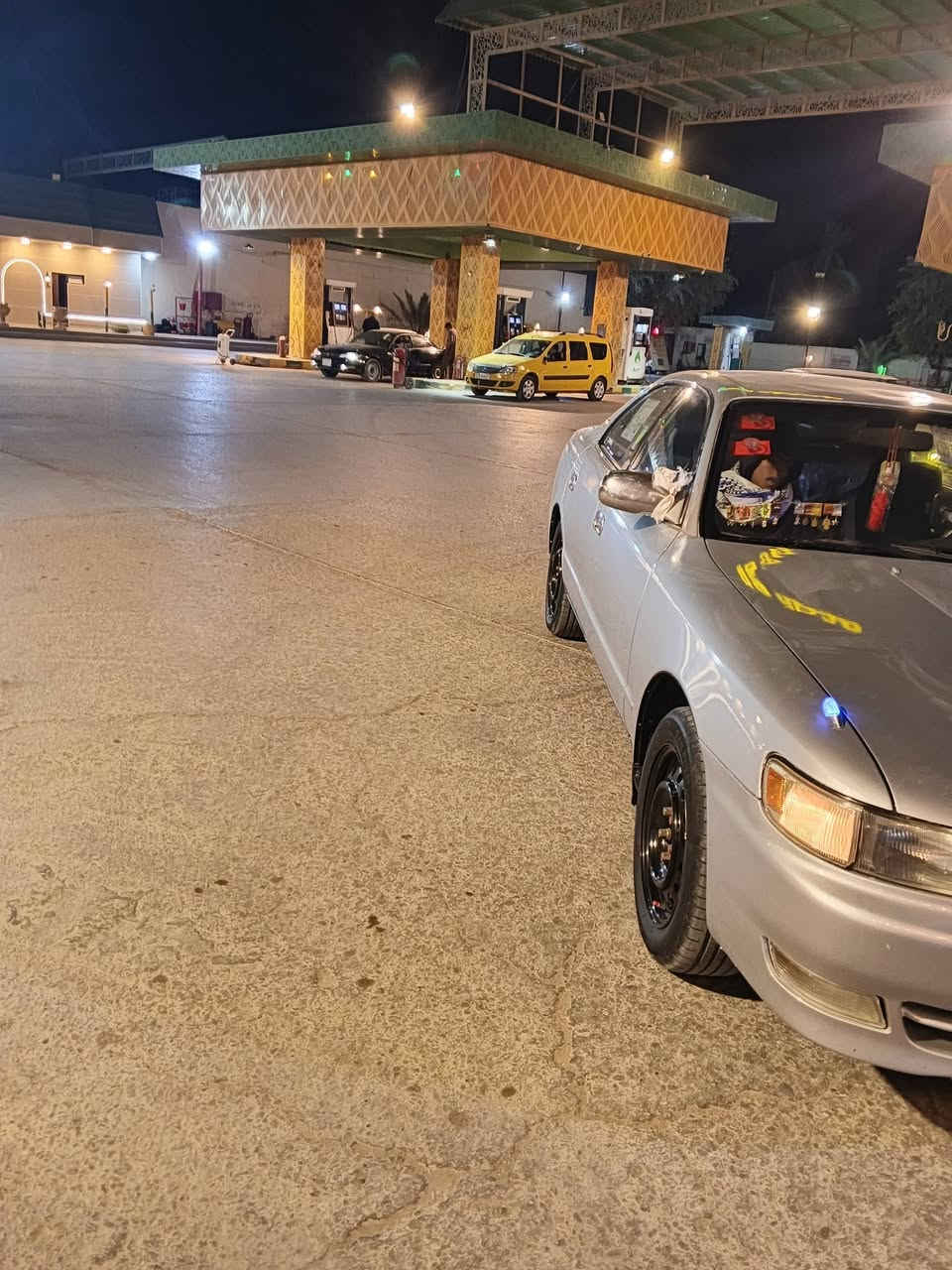 سلام عليكم
سيارة شيزر للبيع مكفوله كفاله عامه 

رقم كربلاء مداور ثاني يوم
مكينه جديه صارلهه شهرين من شادهه مكينه ثنين ونص فيفتي كير حداديه عل شرط 
مكان دوانيه قضاء غماس 
السعر 57 وبيهه مجال

تصل عل رقم 
***********
