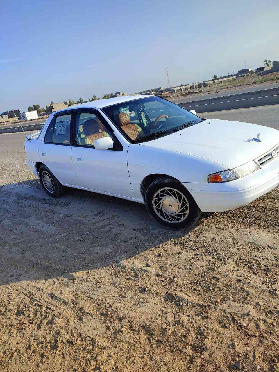 مكلف بالنشر..
سيفيا موديل ٩٤.. رقم انكليزي صلاح الدين تحويل ثاني يوم سنويه ل ٢٧ .. تدفئه وتبريد سياره خير من الله كامله بس تركب وتطلع السعر ٣٧ وبيها مجال  الشراي يتصل..
***********
