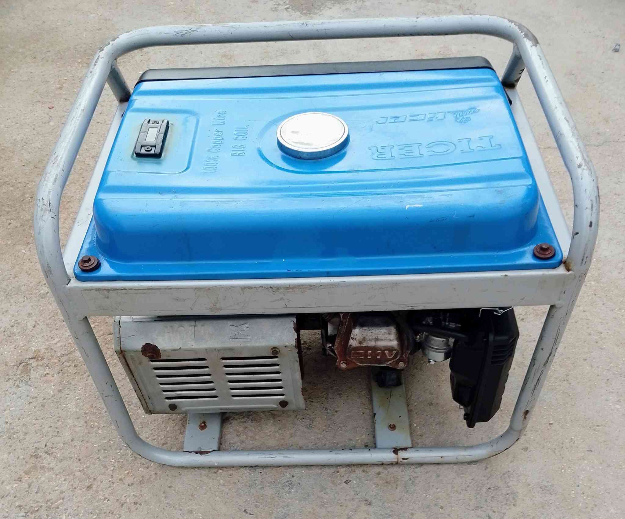 السلام عليكم مولد بنزين تايكر باب اول راس الثور ملف 12 سنتيم نحاس 3 ونص كيغي 15 امبير مولد نظيفه ما دخله تصليح وعلى الفحص كهرباء مستقره اقتصاديه بالصرف صوتها جدا هادئ سعره 190 مكاني بغداد قرب مجمع بسمايه 📱 الهاتف*********** بي واتساب يوجد خدمه توصيل داخل بغداد فقط
