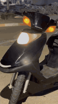 سبيسي ياباني للبيع.. 

الدراجه مجفته صار شهر ناعمه تخبل 

اسمع صوتعا بالفيديو تجي تفحص وتتوكل

كفرات تجاري الاصلي اسود

كفراتها الاصليه اليابانيه رصاصي موجودات

كابريتر اصلي 

السعر 600 وبيها مجال 

للاتصال ***********
