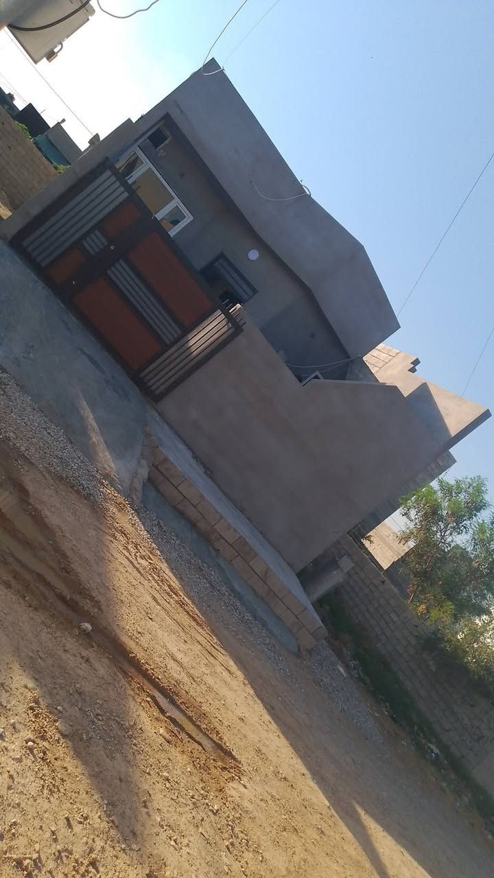 بيع مستعجل مساحة 150 متر بناء صفر طابو زراعي ناحية ليلان حي العصرية قرب مدرسة  العربية البيت سيراميك بس نقص بيها بيبان داخلية سعر 32 مليون للاستفسار ***********
