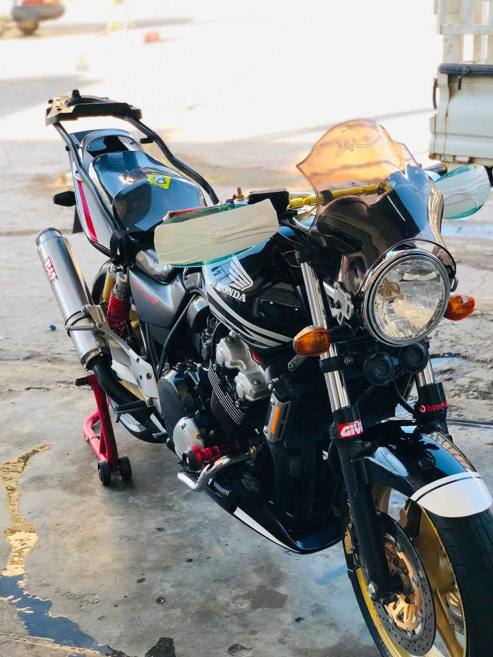 سلام عليكم
CB400
سكيورتي جيل ثالث  كفاله عامه بعدهه لوك ربع متصرف عليهه صور تحجي 
مكان الانبار رمادي جيب وياك فيتر وتعال افحص 
سعر 23 وبيها مجال بسيط بدون اوراق 
***********
