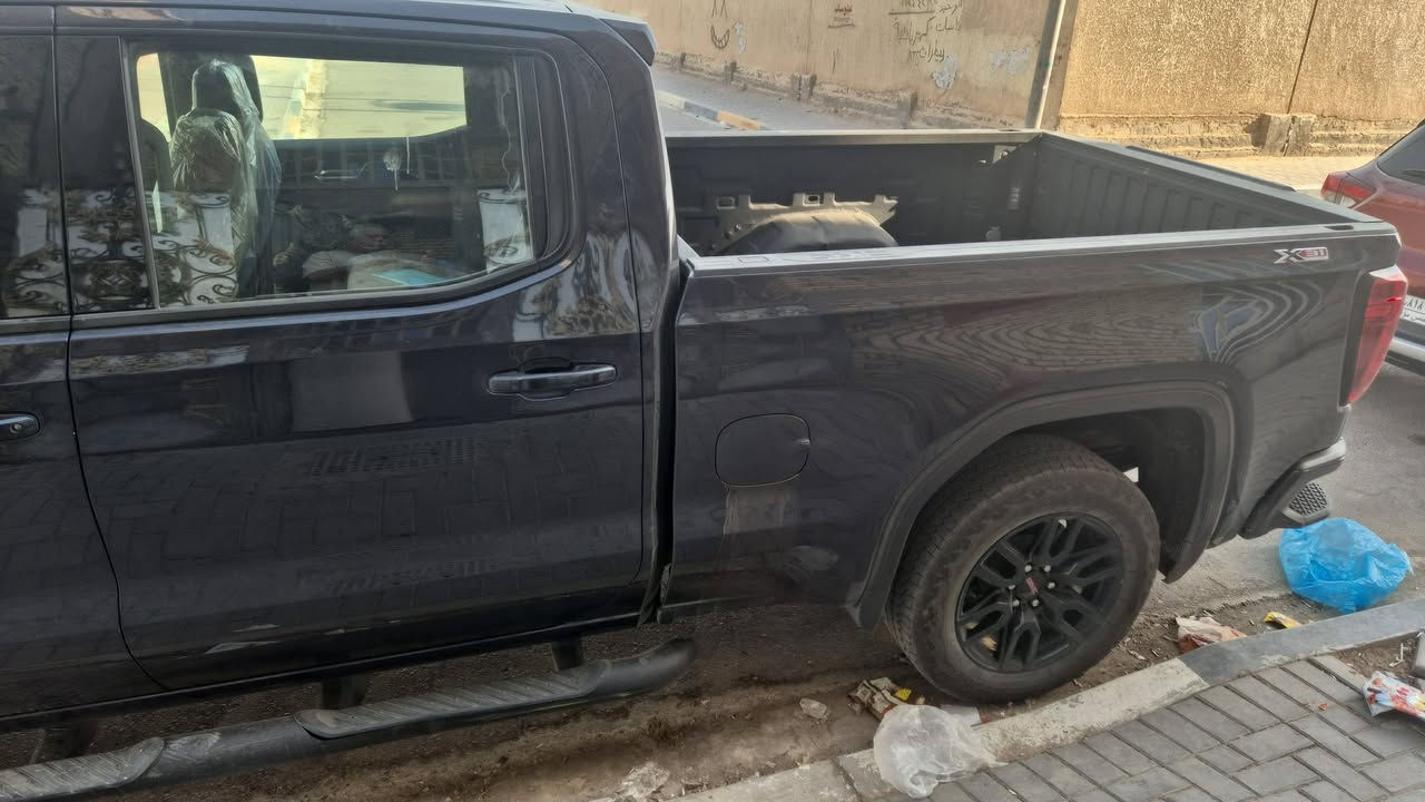 السلام عليكم جمسي سيرا موديل 24 وارد كندي السيارة باسمي رقم اربيل ماشية 45 الف وقابل للزيادة الحادث موضح بالصور تبديل جاملغ امامي وبيهة بارد بالبدي جهة اليمين السعر 325$ يعني ثلاث شدات وخمس وعشرين ورقة السيارة بالبصرة ***********
