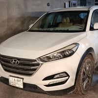 توكسان خليجي موديل ٢٠١٨ ماشية ١٣٤ بيها فقط حادث بسيط تبديل لايت جهة ال...