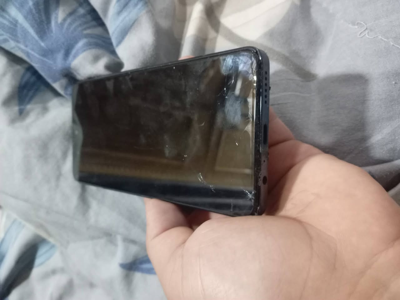 سلام عليكم جهاز تكنو كامون ذاكرئ 256 جهاز شغال شاشه مكسوره بي مشكله بل شحن يشحن 80 فقط انطيك فحم في فحم مرواس بجهاز ايفون


**إذا كنت صاحب هذا الإعلان وتريد حذفه لأي سبب، رجاءا أرسل رسالة إلى الدعم الفني**