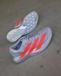 أسرع حذاء في العالم.. صار متاحاً لأقوى المحلات! ⚡👟  وصلنا الآن Adizero...