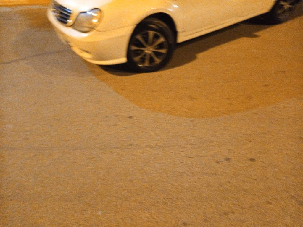 جیلی سی کەی ٢٠١٣ گێڕ عادی .سەنەوی وئاڕم .گێڕو مەکینەو تەقەو ڕەقەی بەشەرت .تەنها دوو پارچەی بۆیاخە .سەیارەکە توندو تۆڵە هوموو شتی بەشەرت.نرخی ٣٠ گەڵا و مەجال
***********
*********** دار بنديهكان, السليمانية

