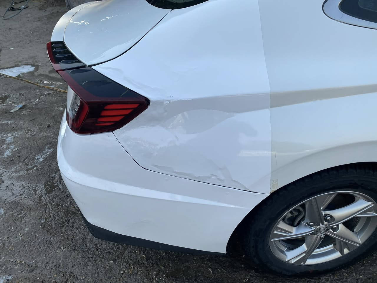 السلام عليكم سوناتا للبيع برخص المي ومستعجل ع بيعتها
سوناتا موديل 2021 حادثها قبق جنطه وجاملغات صبغ بدون ايرباك وبيها الجاملغ الامامي مبدل نفس اللون السياره غير هذني كفاله كير ومحرك 

السعر 145 وبيها مجال 

مواصفات 
ماشيه 100 الف 
اوتو هولد 
مثبت سرعه 
رادار امامي 
حساسات خلفيه 
قياده ذاتيه السياره 
4 مودات قياده 
 مكاني شارع فلسطين 

الرقم ***********
