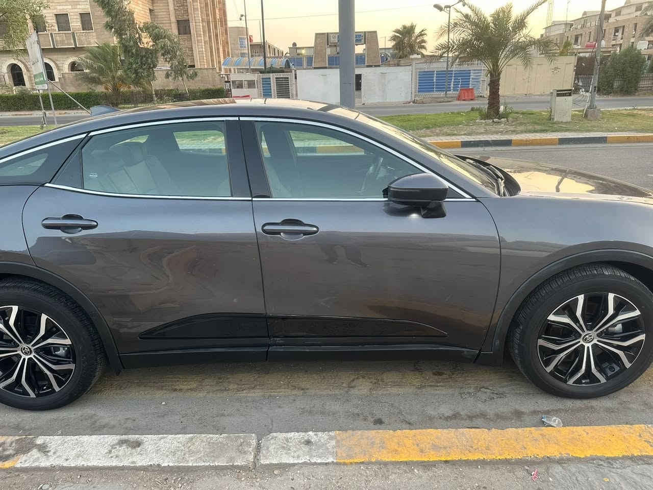 السلام عليكم
للبيع تويوتا كراونXLE... هايبرد ( لمتدد ) 2024
المسافه المقطوعه 26 كيلو 
فول مواصفات 
بصمة 
بانوراما حام 
فور ويل
رادارات 
حساس امامي خلفي
هاند بريك دكمة
مقاعد جلد كهرباء ميموري تدفئة تبريد الكشنات 
رقم انكليزي جديد هزة جديدة سنوية جديدة
الضرار تبديل باب خلفي وراه الصدر صبغ وجاملغ امامي بارد قليل 
مكان السيارة بغداد شارع فلسطين 
 السعر285وبيها مجال 
***********
