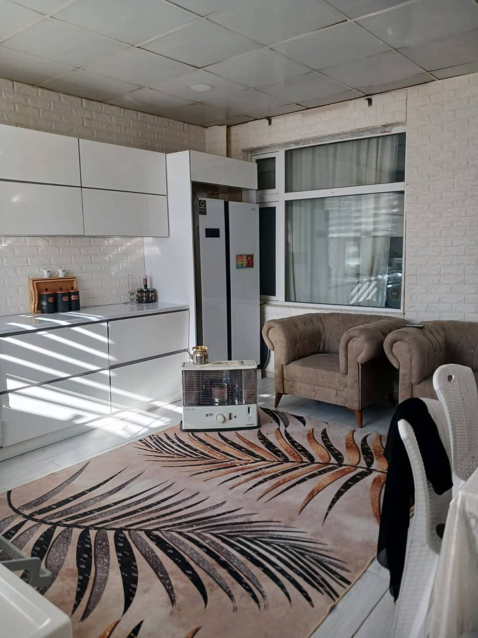 السلام عليكم
بيت للبيع منطقه رابرين مجمع كوباني ستي 
  مساحة 150 متر
غرفتين نوم
استقبال 
البيت موثث كامل مواصفات
السعر 6 دفترو25 ورقة بي مجال
للاستفسار 
***********
***********
