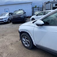 للبيع توسان موديل 2024 وارد امريكي بدون ايرباك حادث بصيط مرقم كامل بسم...