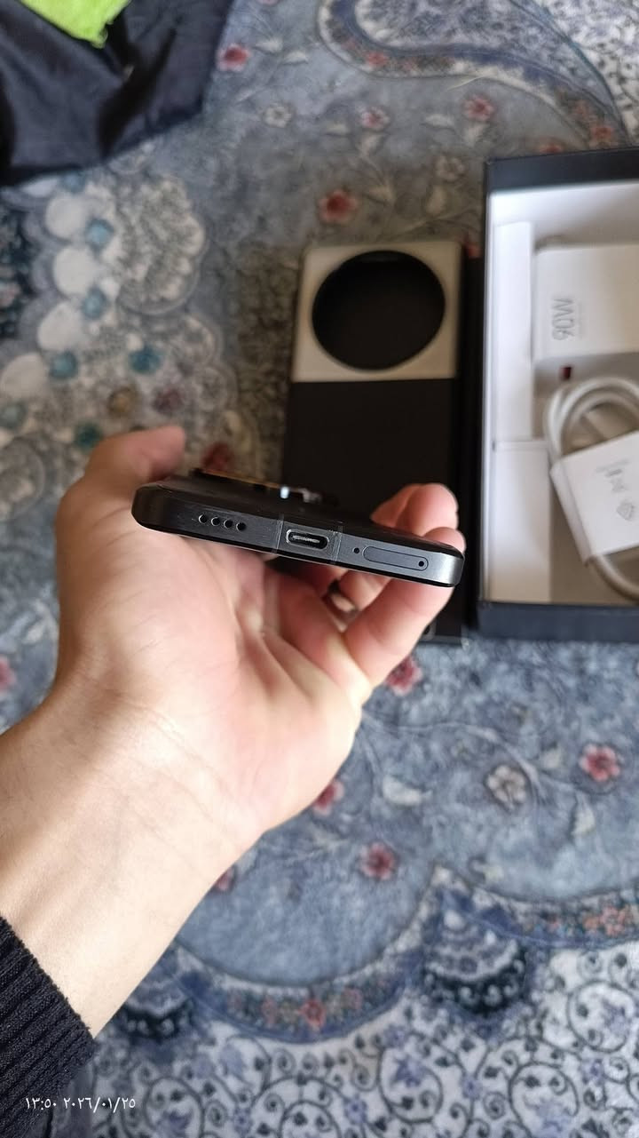 سلام عليكم
Xiaomi 13 Ultra
_ذاكره /256+12 نسخه عالميه
_معالج /Snapdragon 8 Gen 2
_كامرات / من شركة لايكا : خلفية رباعية 50+50+50+50 م.ب. / امامية 32 م.ب
_الجهاز نضيف ومكفول مداخل مصلح ولا مفتوح اجهاز _ملحقاته /كامله تجي تفحص ع كيفك 
_مكاني /بغداد المحموديه 
_السعر /600 وبي مجال للشراي 
الشاشه نضيفه مابيها اي شي بس هاي فقط لزكه 
الرقم *********** بي واتساب 
___________________تحياتي الكم_________________
