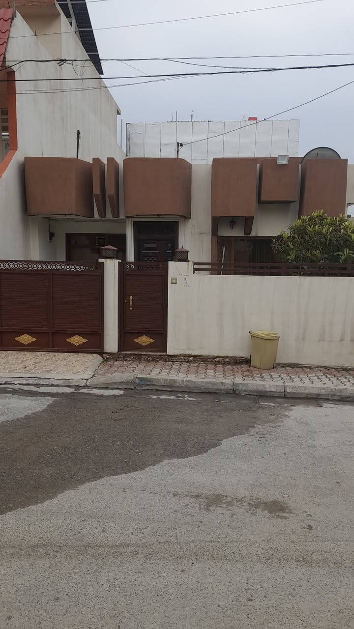 السلام وعليكم ورحمة الله وبركاته  .. أحبتي أصدقائي الأعزاء متابعي صفحة النسيم للعقار في السليمانية  .. يوجد لدينا بيت للبيع جاهز لسكن فوول مواصفات من الداخل  مؤثث فوول يباع مع الأثاث بداعي السفر  .. مساحة ٢٠٠م  واجهة ١٠ .. نزال ٢٠ .. عرض الشارع ١٥م .. منطقة جيدة منطقة شيخ محي الدين قرب خلف بانزين خانة هوائي قرب الممثلية.. كما موضح في الفيديو  .. للإستفسار اكثر يرجى الاتصال على الرقم  .. *********** 
 النسيم للعقار في السليمانية..
