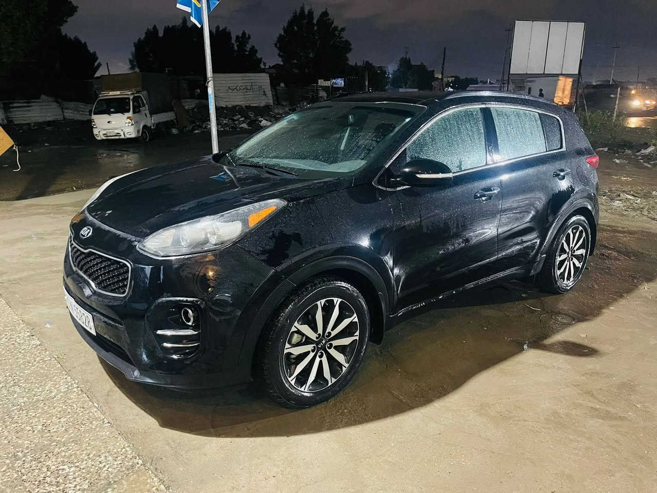 كيا سبورتج 2019
امريكي رقم بغداد بإسمي 
فول مواصفات للاخير 
بدون حادث او صبغ او تبديل حادثه فقط بارد جدًا بسيط 
العنوان بغداد للاستفسار 
***********
