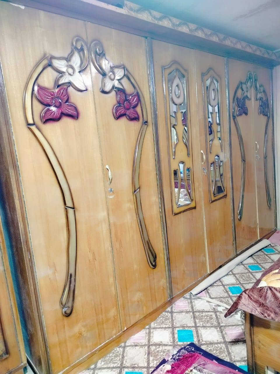 السلام عليكم عندي غرفه نوم صاج ٦باب نضيفه السعر ٧٠٠وبيهه مجال تفاصيل أكثر الاتصال عله الرقم مكاني ام قصر ***********
