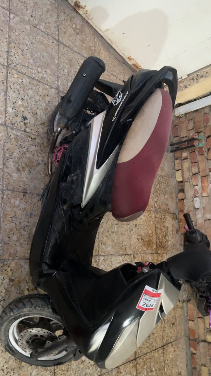 السلام عليكم
سكنس نوزل خطين سلف هندر كله شغال 
السعر 500 بيع او مراوس


**إذا كنت صاحب هذا الإعلان وتريد حذفه لأي سبب، رجاءا أرسل رسالة إلى الدعم الفني**