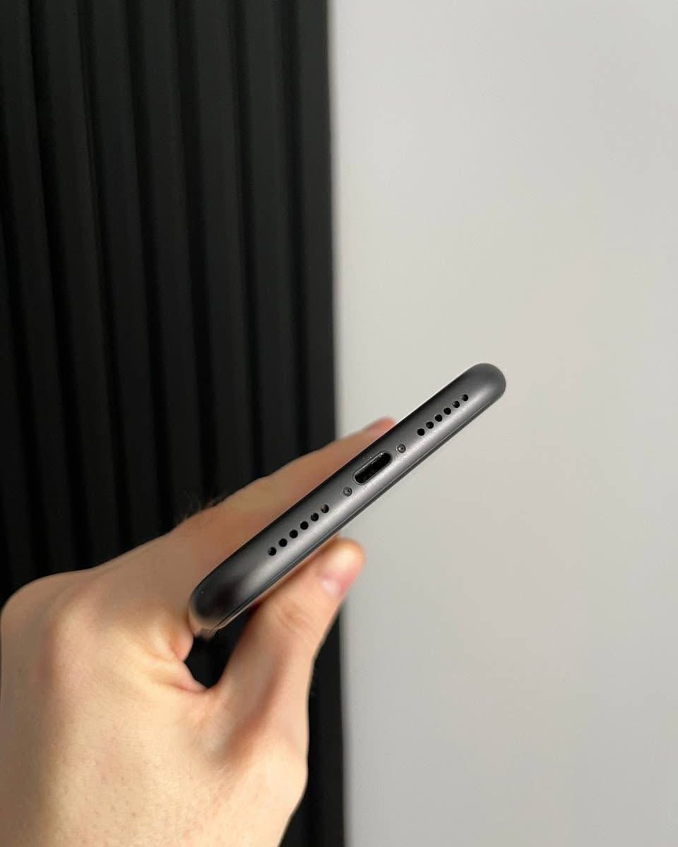 للبيع ايفون 11 ذكرته 64 كيكه جهاز لوك شخط مابي كاميراته فول شاشه بلادي فيس ايدي شغال جهاز شرط حاسبه هواء مامفتوح كل بلادي بطاريته بلادي 82 شرط مايصرف شحن نمودج M أمريكي سعر 200 وبي مجال خاص او اتصل ***********
