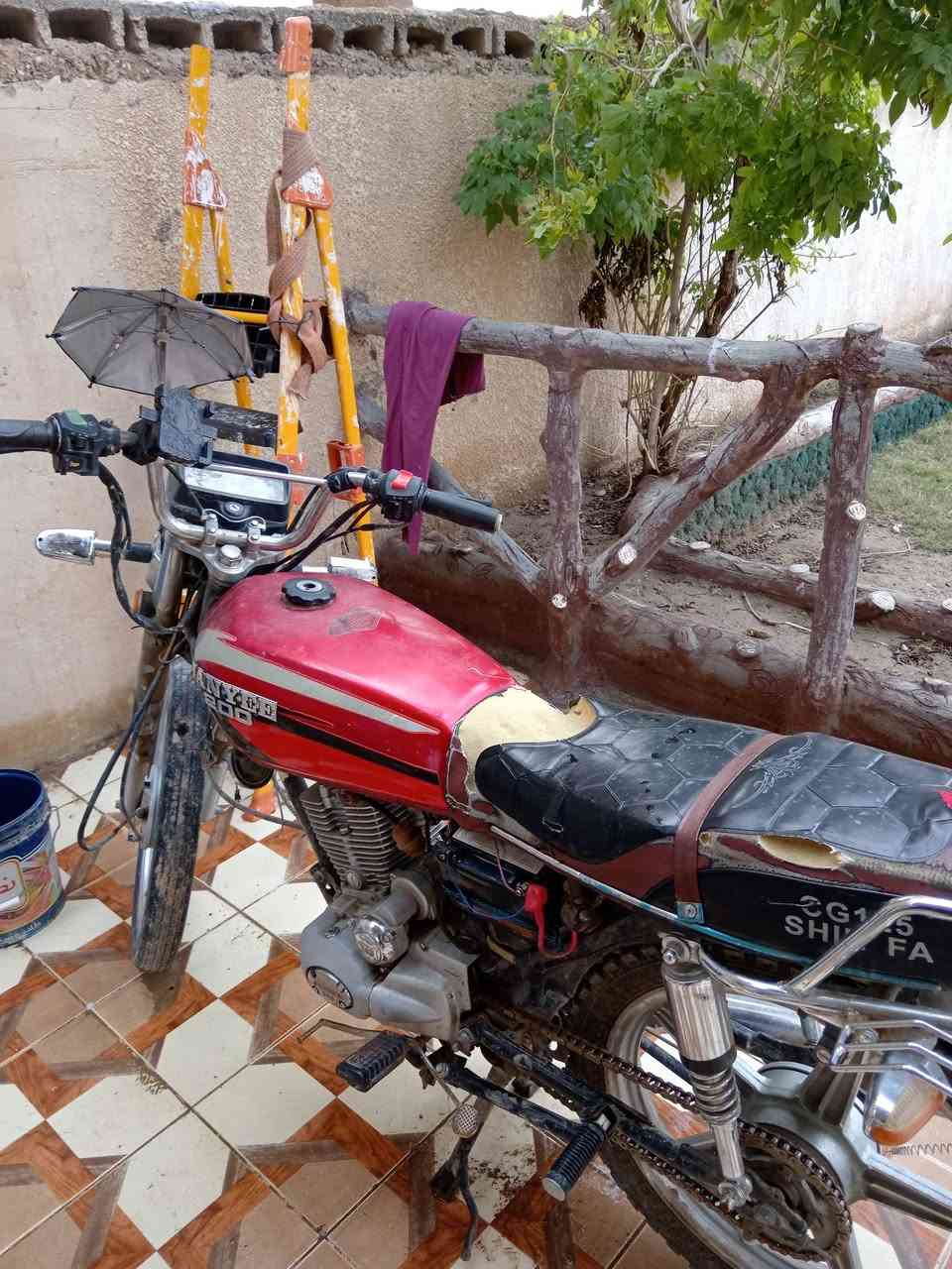 السلام علسكم دراجه للبيع محرك نظيف موديل 21 سعر 325الف بيه مجاال للاستفسار ***********
