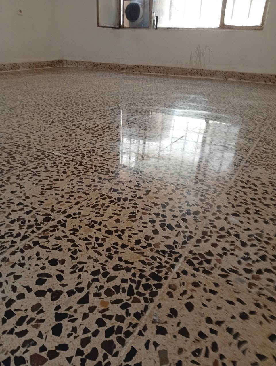 السلام عليكم جلي كاشي خام موزايك مرمر جديد قديم سيراميك صب كل انواع كاشي تنضيف تلميع تعديل للستفسار رقم ***********كركوك

