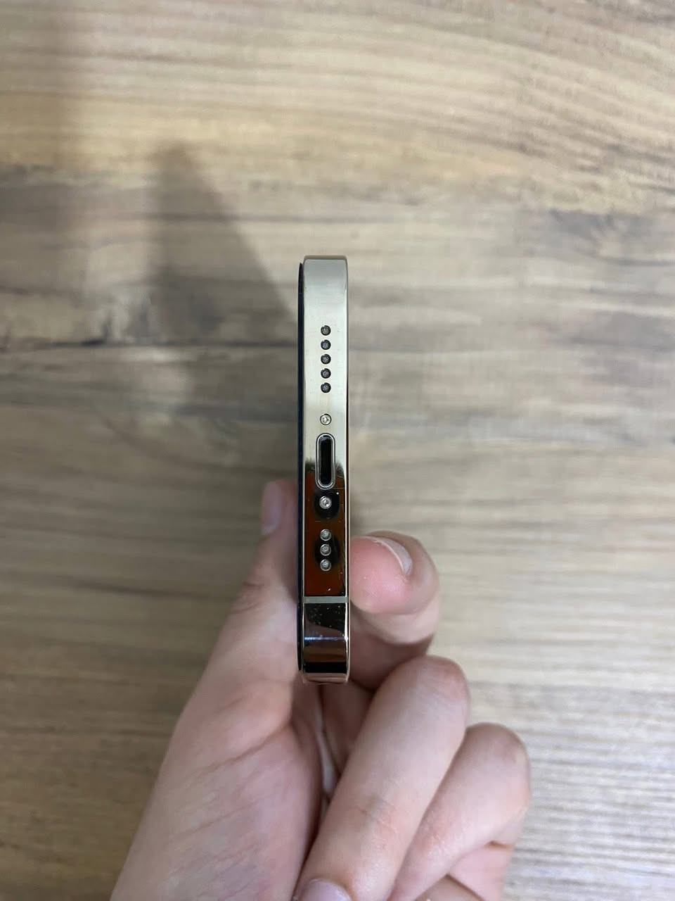 سلام عليكم ايفون 12 برو فول موصفات جوا سوك
شرط ما مفتوح 
ذاكره 256 

بطاريه 79 

تك خط 

كلشي شغال ضمان سنه  
سعر 350 مجال قليل مكاني صلاح الدين شرقاط


**إذا كنت صاحب هذا الإعلان وتريد حذفه لأي سبب، رجاءا أرسل رسالة إلى الدعم الفني**