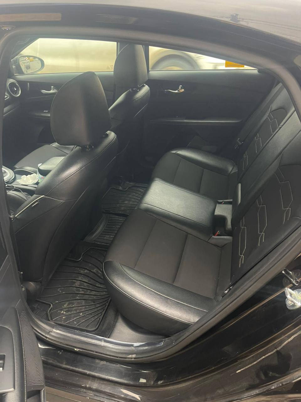 السلام عليكم فورتي٢٠٢١جيتي لاين
فول موصفات ١/١
رقم اربيل 
ضررها جهت اليمين جاملغ وبابين ثلاث قطع  و جهت اليسار بل داير بخصه صغيره معدله على بارد كير محرك شرط السياره جاهزه بدون اي ملاحظات 
السعر148وبيها مجال بسيط 
رقم الهاتف ***********
عنوان موصل حي الرفاعي 
اي استفسار اتصل وتدلل
