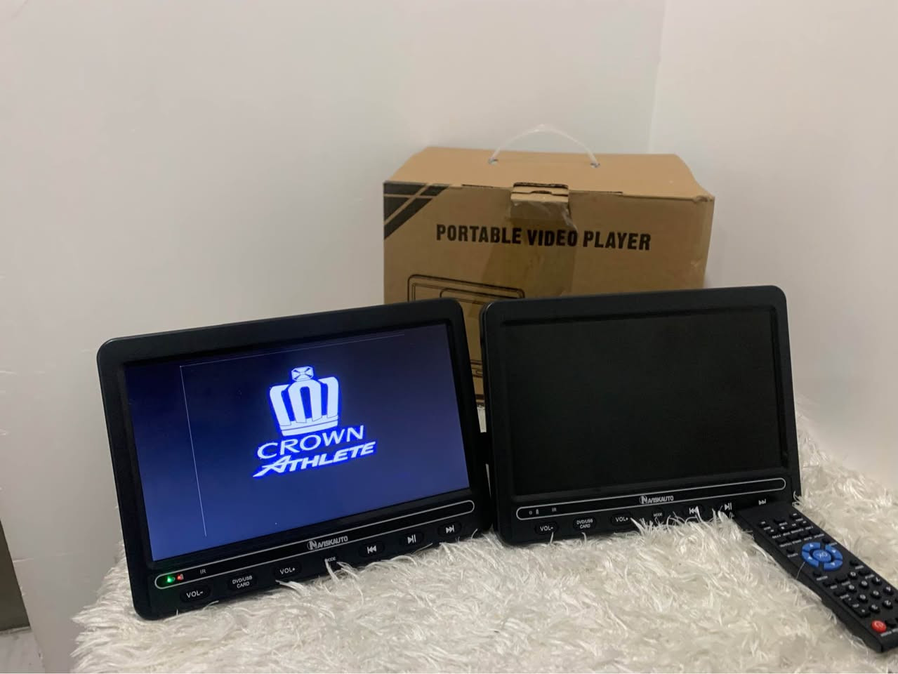 کوردی - عربي 
شاشە ی کە لە ی کوشن DVD فلاشە میمۆریە ئە دری لە شاشە ی تر دە دریت لە Tv  کۆملی مواسە فاتی ناوازە HDAM 

السلام عليكم
هاي شاشة DVD HD فول دقّة، موديلها عالي.
تگدر تركّبلها فلاش،
وتگدر تربطها بشاشة السيارة أو بالتلفزيون.
وشغلها لوك لوك بلكارتون شي كلش حلو ومرتب، شكلها أنيق وفخم سعرها ٩٠الف و لدينا توصيل لكل محافظات السليمانية, العراق


**إذا كنت صاحب هذا الإعلان وتريد حذفه لأي سبب، رجاءا أرسل رسالة إلى الدعم الفني**