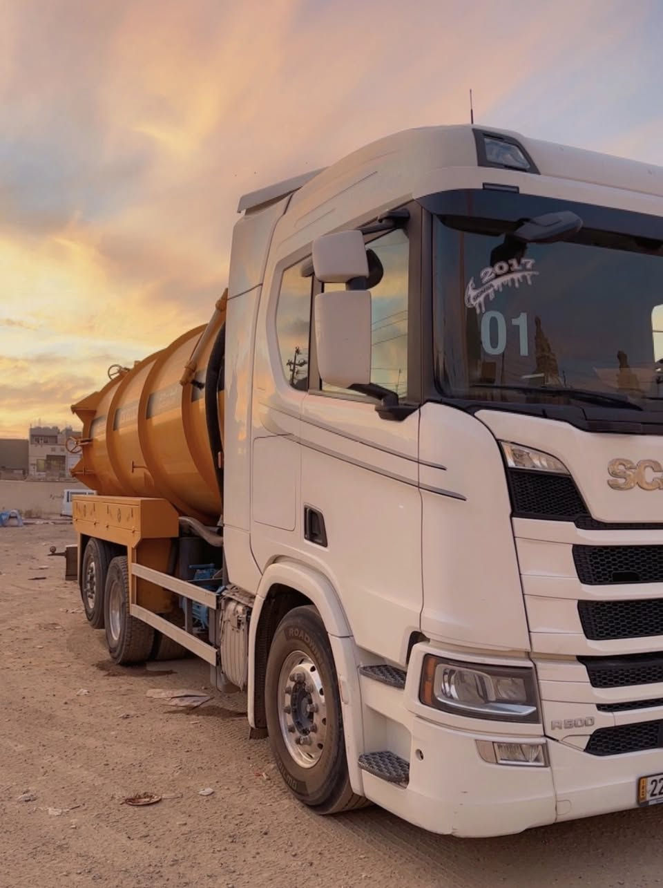 Scani R500/ 6 cylinder 
2017
ثلاجه 
ريتايدر 
كامره 
حساس
سلایت کهربایی
كير اوتوماتيك بدون كلاج
تاخم تاير جديد
ويل كروم
تانكي 8x10
ماطور ايطالي 90


**إذا كنت صاحب هذا الإعلان وتريد حذفه لأي سبب، رجاءا أرسل رسالة إلى الدعم الفني**