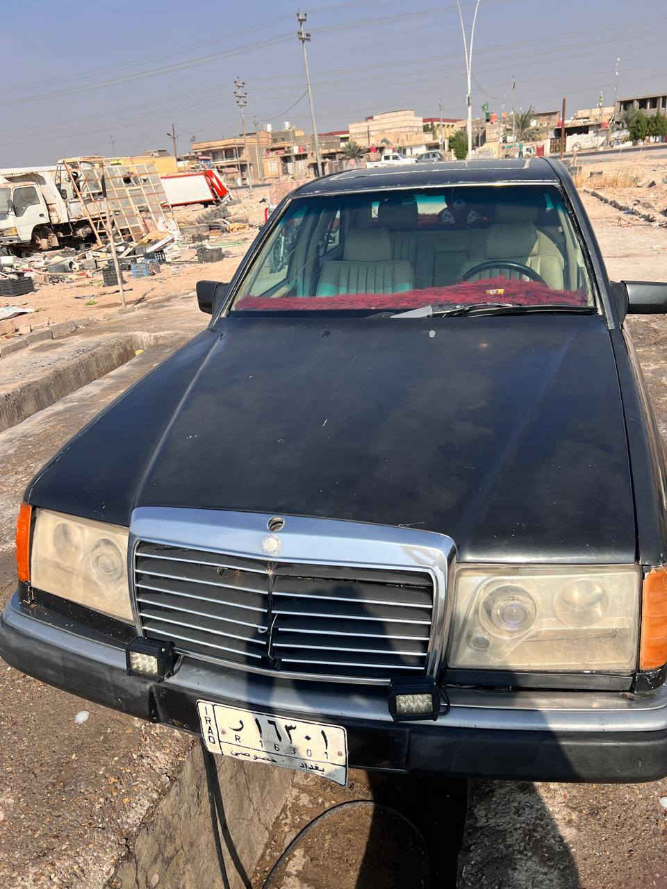 السلام عليكم سياره مارسدس دب للبيع رقم بغداد  مديل 1989 السعر 45 وبيه مجال حك الجيه رقم الهاتف *********** مكاني البصره القرنه الشرش
