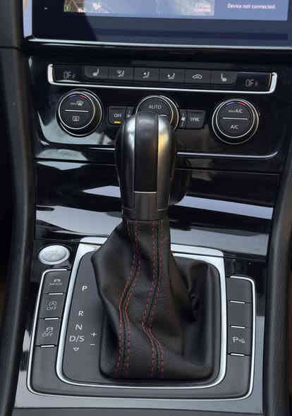 السلام عليكم 
كولف gti 2018

ماشية 75,000كيلو متر 

 السيارة خليجية مو وارد

كلين مابيهة صبغ لا بارد ولا حار ولا pdr  

بصمتين بلاد 

شاشة جبيرة  apple car play

عداد فول دجتل انتراكتف ( يعني تعدل علي براحتك ) 

كشنات جلد اسود وترم احمر وية الخارج 

 تدفئة وبيها ميموري

دخول ذكي

هاند بريك بصمة 

Auto stop 

Auto hold   

وضعيات قيادة 

soft 

normal 

sport 

eco

individual 

ويل حجم ١٨  مميز وبكج خاص بالسيارة السيارة ما ناقصها برغي  اني كلش مداريهة ومال جناية 

اني طلعتهة من المعرض صفر 

تاريخ الصيانة مالتهة عندي من اول يوم لحد هسة ممحطوط بيهة قطرة دهن 

اذا مو موتل وقطرة بانزين اذا مو سوبر

السيارة عليها تزويد كامل  

استيراد خاص من امريكا الي يشهد الله

ستيج ٣

turbo upgrade

downpipe

air intake 

 radiator upgrade 

blowoff valve 

cobb tuner

eqt stage 3

discharge pipe

dsg tune

e30 tune

وكل غارضها الاصلية موجودة 

تريد السيارة بالتزويد او تريدها بدون التزويد اني حاظر

للأستفسار :***********
شباب عذروني من البوست بس والله مابيع واشتري سيارات  هاي سيارتي الخاصة دابيعهة واول مرة انشر ع النت ف ارجو المعذرة لان ما ذاكر السعر 

اخوان السعر 17500$
