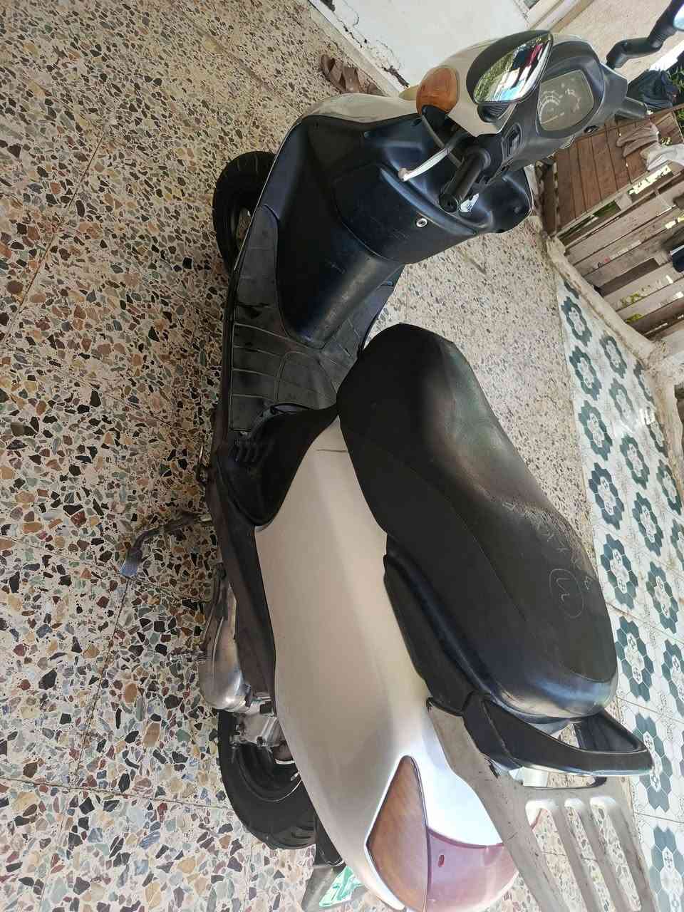 سلام عليكم دراجه سبيسي ياباني لبيع كابريتر اصلي كفرات اصلي مكينه ناعمه دراجه جاهزه قفل جنطه بس لبوري اني مفلته 
دراجه تشتغل هندر وسلف دير بس ماتشتغل مادري شنو عوزها 
كهربائيات كلها شغاله  عداد مال بانزين مال سرعه كلها شغال دراجه حلوه ونضيفه 
مكان كوت حي الحكيم 
سعرها 490وبيه مجال 
‏‪***********‬‏
