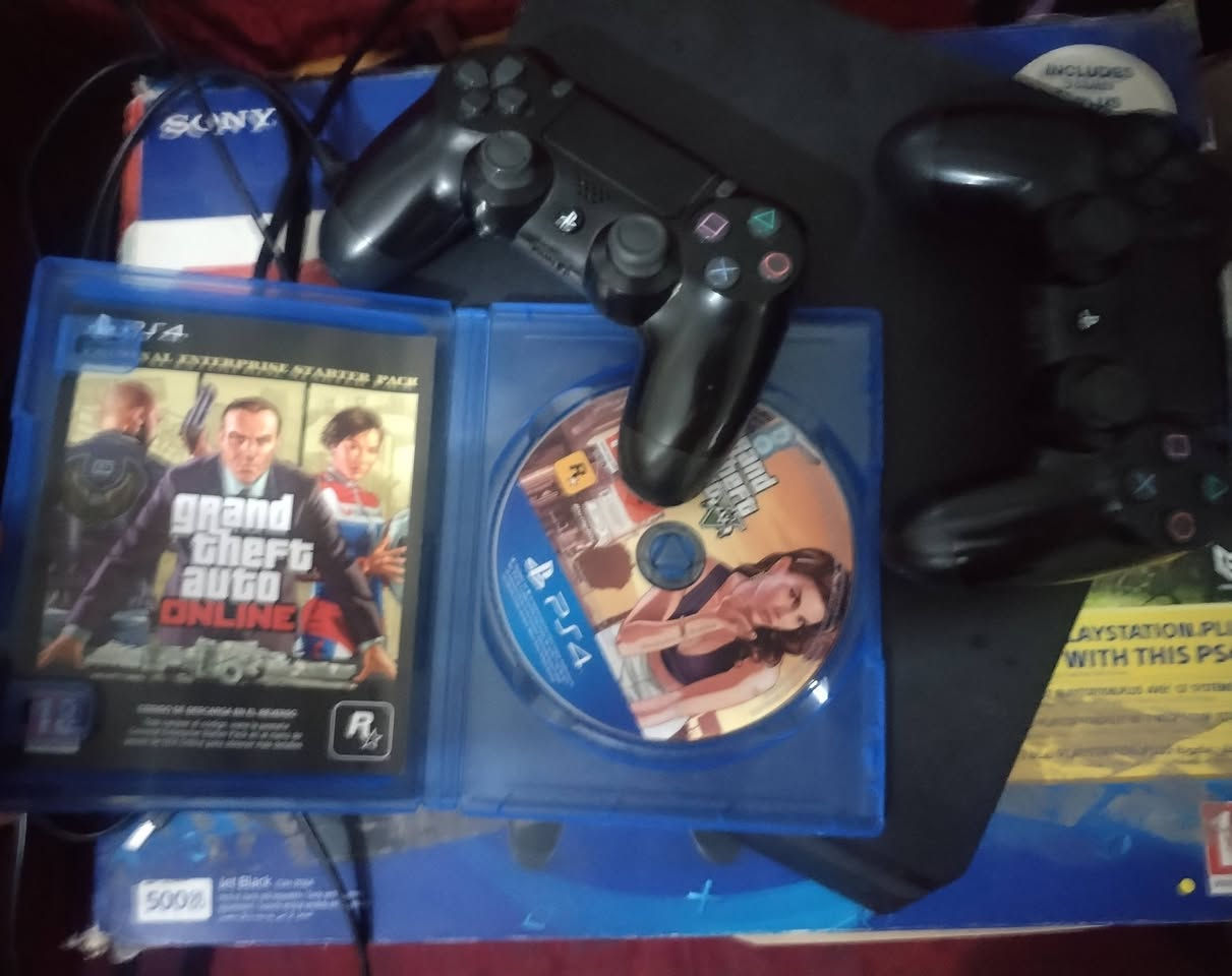ps4 slim سلم اونلاين ريجن شرق اوسط
لا مفتوح ولا مصلح نظام 13.50 يعني راح يكون قابل للتهكير خلال الاسبوعين الجايات

الملحقات: 
جميع وايرات وكيبل Hdmi الاصليات يعني اشبك والعب

يدات اثنين اصليات وحده شغاله كلشي بيها والثانيه بس بيها خلل بل بطاريه بس تبدل بطاريه

اقراص ثنين Gta5 +Gta 5 online
و بلاك اوفس 4 black ops

والكارتونه هم موجوده

السعر 250 الف وبيه مجال حك جيه

الموقع بغداد الكرخ الاولى منطقه العامرية

رقم 7868362104 راسلني واتساب ارد عليك مكالمات ما ارد

متوفر توصيل للكرخ الاولى حصراً وتدفع عبر الماستر مال توصيل 3000


**إذا كنت صاحب هذا الإعلان وتريد حذفه لأي سبب، رجاءا أرسل رسالة إلى الدعم الفني**