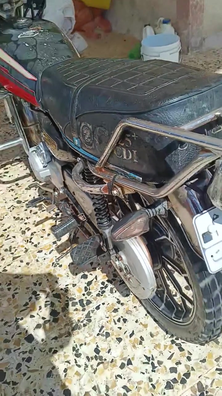 السلام عليكم اخوان دراجه  ايراني لل بيع موديل 20 نضيفه وياله مال اربعه وعشرين  المحرك 150 السعر خاص هاتف موجود ***********
