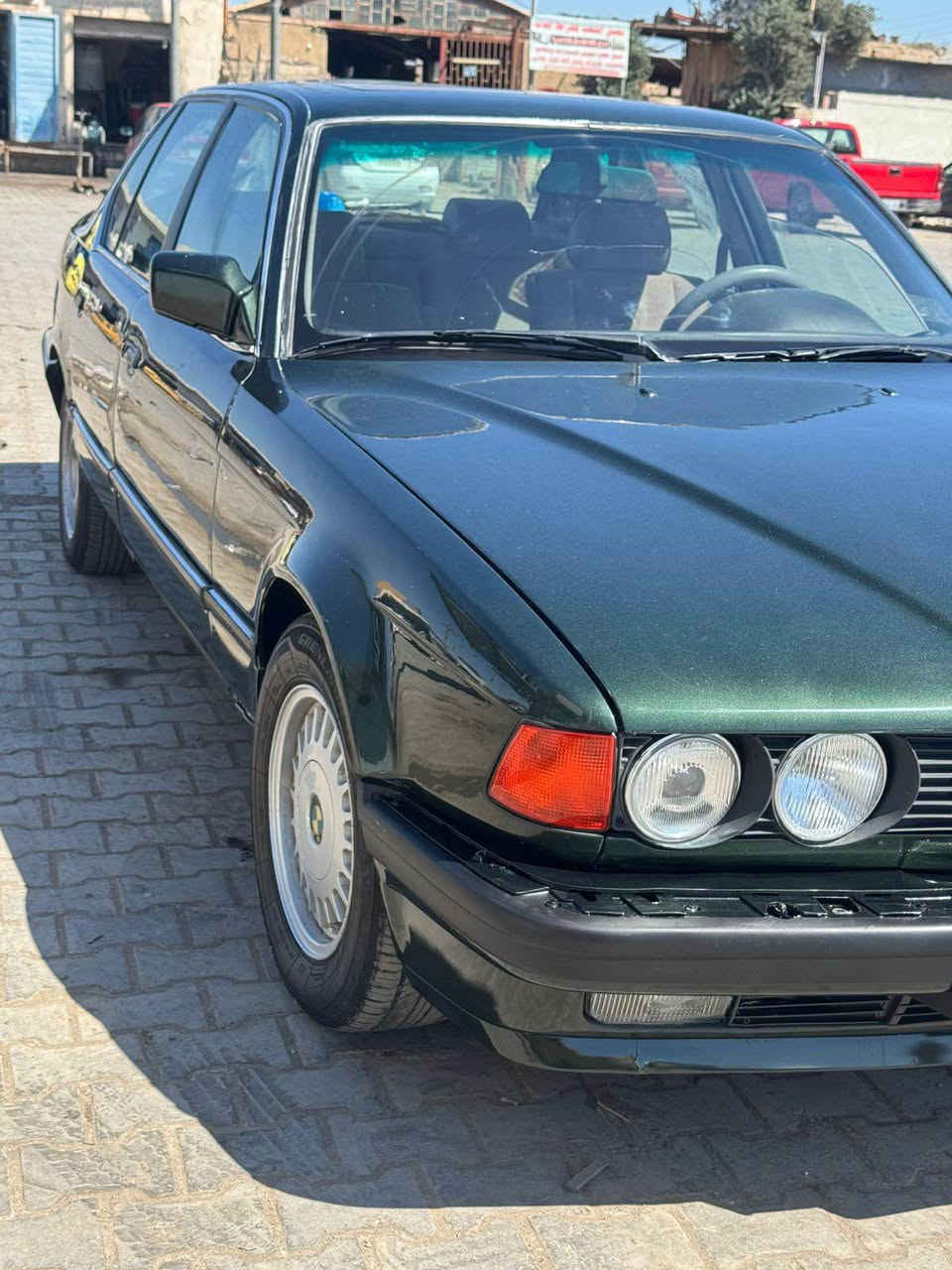 السلام عليكم 735  1990 bmw 
رقم قادسية 
  گير مكينه كفاله 
حداديه امامي خلفي جديد 
صبغ جديد قبل كم يوم  حتى شخط ما بيها 
غرفه جديده توني  شادها 

السعر   55  وبيها مجال 

مكان السيارة بالكوت مركز المدينه 

***********
*********** دهل اوران, واسط

