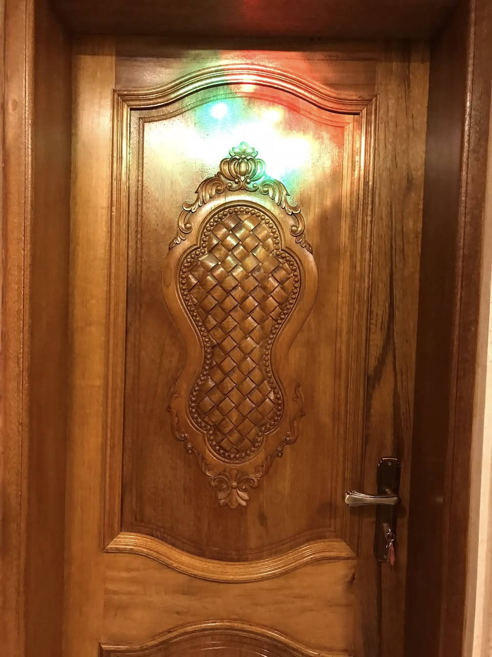 سلام عليكم يوجد شقق  مساحه 70 متر للبيع في محله 516 خلف بنايه اسيا تحتوي على غرفه وصاله ومطبخ وحمام وحولي مجهزه كافه خدمات دفئه وتبريد ومجهزه بل مطبخ الاتصال ***********
