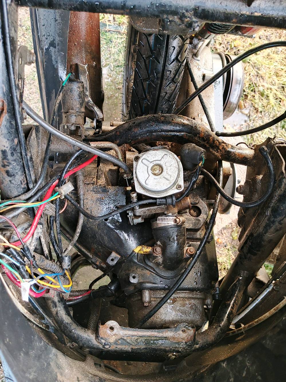 السلام عليكم 
للبيع دراجه سترونك 
موديل 2021 
الدراجه خير من الله بس فقط عوزه كابريتر و الدراجه شغاله و تمشي 
السعر 250 وبيهة مجال 
الرقم ***********