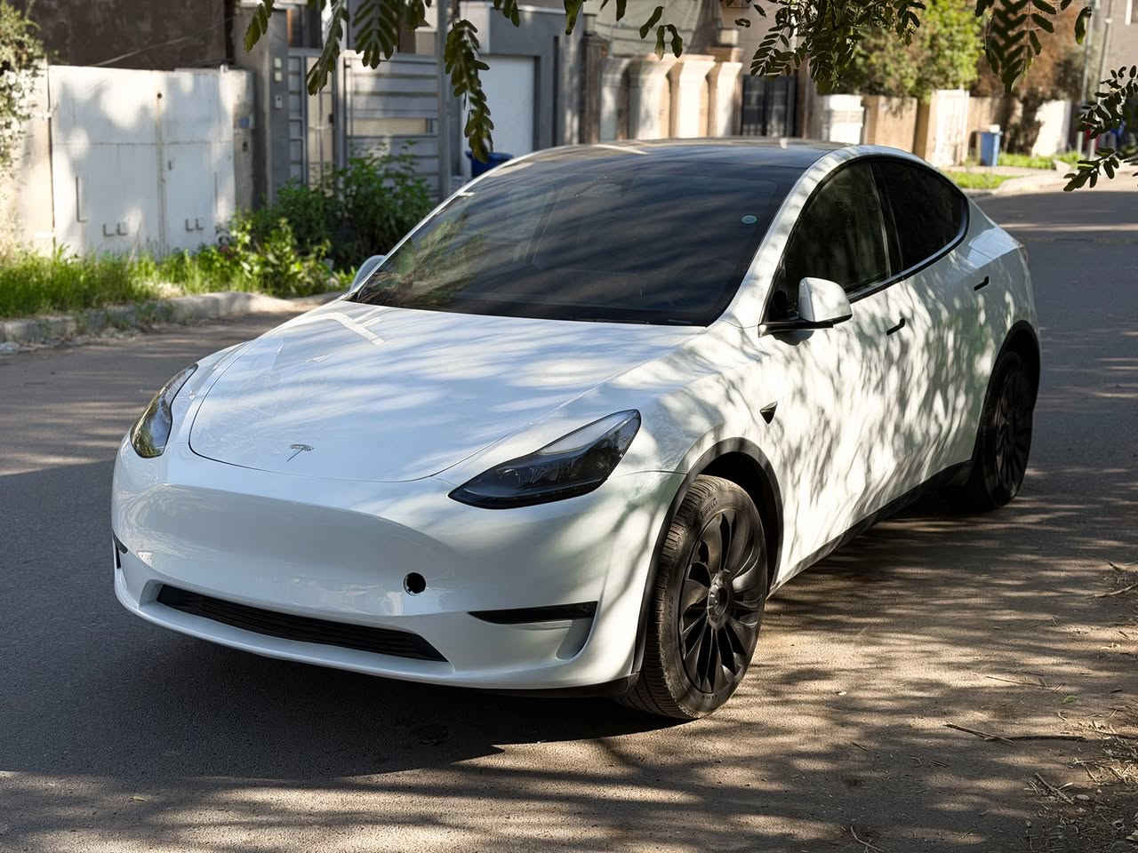 للبيع Tesla Model Y Dual Motor
الموديل:- 2024
العداد:- 24.000Mile ( دخول جديد )، 

الحادث:- بدون ايرباك
ثلاث قطع جانبية بدون دواخل
١- تبديل وصبغ باب السائق
٢- تعديل بسيط وصبغ باب خلف السائق
٣- تعديل وصبغ جاملغ خلفي
صور الحادث مرفقة

أون لاين أخر تحديث وبيها فون كي

موقع السيارة بغداد الاعظمية
للأستفسار ***********
