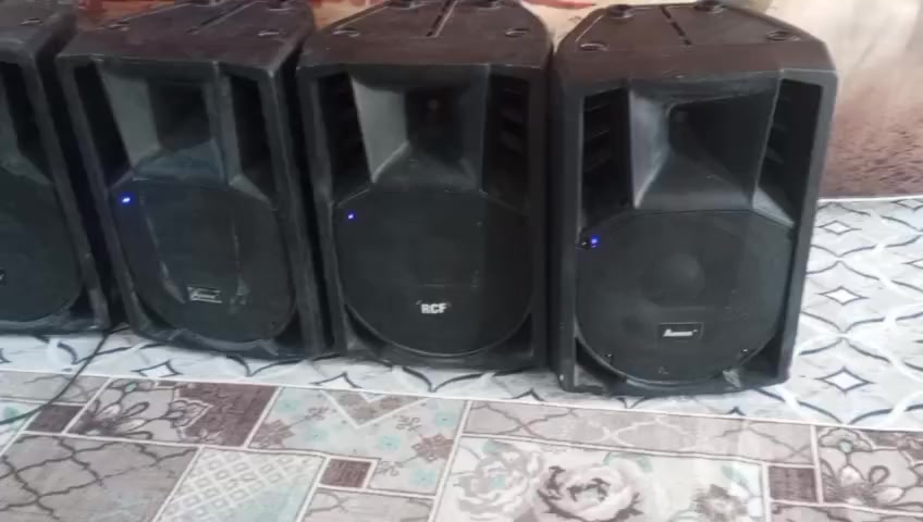 لام عليكم سماعات للبيع بعدهن جديدات مستعملات كلش قليل فول نضافه صوت يخبل بور +جهاز +جديد تعال وشوف بعينك كلش نضيافات هذه رقم راعيهن *********** مستعجل ع بيعتهن وتحياتي
