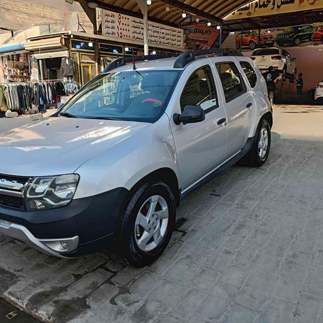 رينو داستر موديل 2018
محرك 2000 
تدفئه تبريد خير من الله
صدر تايرات بحاله جيد جدا
اي ضرر ماكو يعني كلين
ماشيه 73
السعر 114 يعني دفتر و14 ورقه وبيها مجال حك الجيه
مكاني بغداد حي الجهاد
سيارة مال بيت
للاستفسار الاتصال على الرقم *********** واتساب
