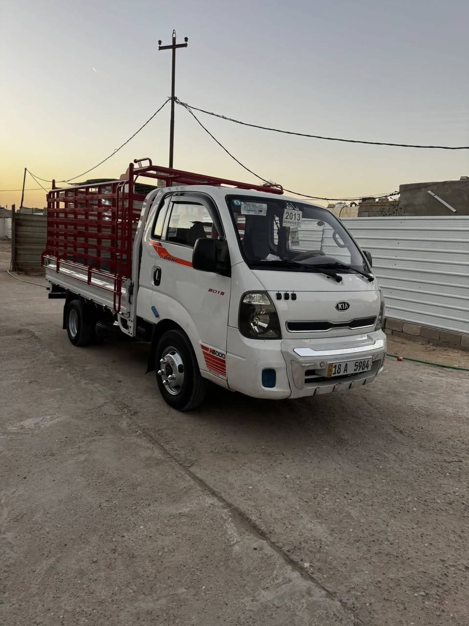 السلام عليكم كيه فحل للبيع موديل 2013 مكفولة ضربة وصبغ وتبديل رقم شاصي واضح رقم إنكليزي هزة ل 29 محوره 14 وياله العنوان البصرة أبي الخصيب السعر 115 
رقم الموبايل ***********
