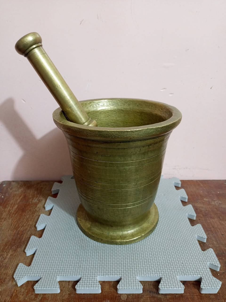 هاون ضخم ابو بطن عريضه قديم جداً حجم كبير ارتفاع22سم وليده35سم ثقيل جداً 13كيلو وربع،
للبيع ‏‪***********‬‏ يوجد توصيل كافة المحافظات
