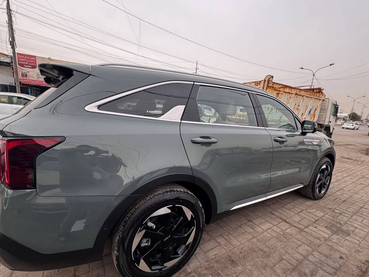 السلام عليكم
سورنتو موديل 2025 vip فول الفول 

 بانوراما كشنات تدفئة وتبريد كشنات جلد لون ابيض vip

تحكمات ستيرن

5 كامرات

شاشة ذكية متصلة

صندوك كهرباء

السيارة هايبرد 1600 تيربو

وبقية مواصفات الفول معروفة

رقم بغداد بأسمي

ماشية 12000 ميل فقط

حادثها مرفق تبديل جاملغ ايسر امامي وصبغ قسم من باب السايق مع هلال الجاملغ الخلفي

السعر 25000$ يعني شدتين ونص

***********
