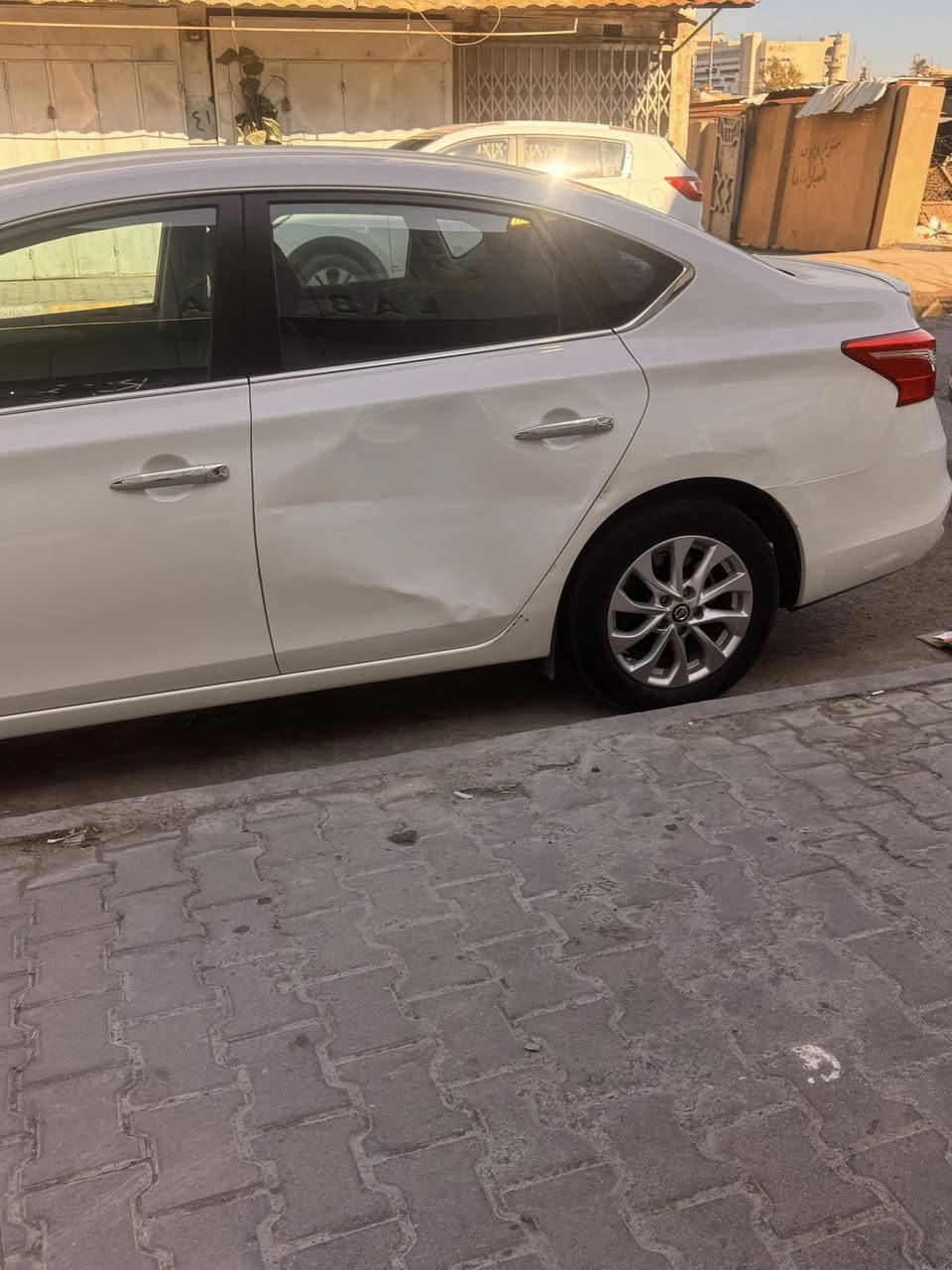 نيسان سنترا ٢٠٢٤
ماشيه 12239
بيها ظربه بل باب خلف السايق  بدون تصليح 
 
السعر ١٢٥$
***********  بي وتساب  
السيارة رقم اربيل
