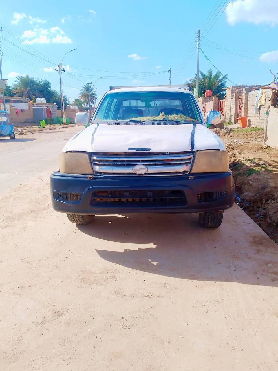 سياره للبيع موديل 2006وراق كامله
مكينه وكير وكسن وحداديه نضيف 
مكان الناصريه دوايه سعر14$وبيه مجال
رقم ***********
