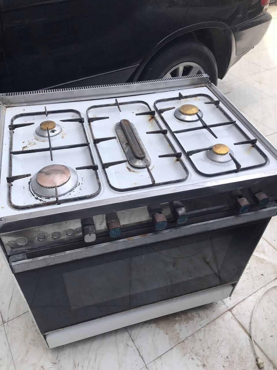 طباخ عشتار نضيف كلشي بي شغال 
سعره 85 وبي مجال للاتصال 
***********
