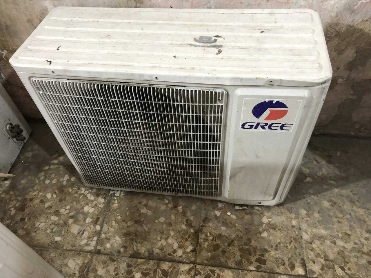 سبالت عدد 5 خارجية وداخلية فقط
كري 2طن 
كري 1طن انفيرتر 
ميديا 2طن عدد 2 
خارجية كري 2طن غاز 410 

جميع الأجهزة بلادي على وضع الشركة .

سعر مليون و200 الف 

العنوان /بغداد /حي اور 
***********
