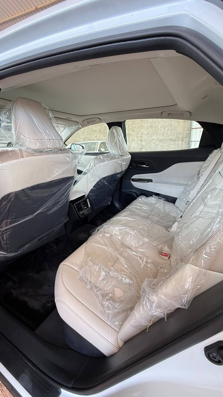 كراون فئة السوبر او  بريميوم 2500
وكالة العملاق الاحمر 
فول مواصفات الشكل الجديد بانوراما مو فتحة
الويل الكبير 
رقم بغداد 
موديل 2026
عداد المسافة 509 فقط
السيارة بدون اي ملاحظه و بحالة الوكالة 
السعر 67 مليون مع مجال للتفاوض ♥️
مكان السيارة النجف الاشرف 
للاستفسار اكثر الرجاء ارسال رساله اوالاتصال على الرقم 
***********
